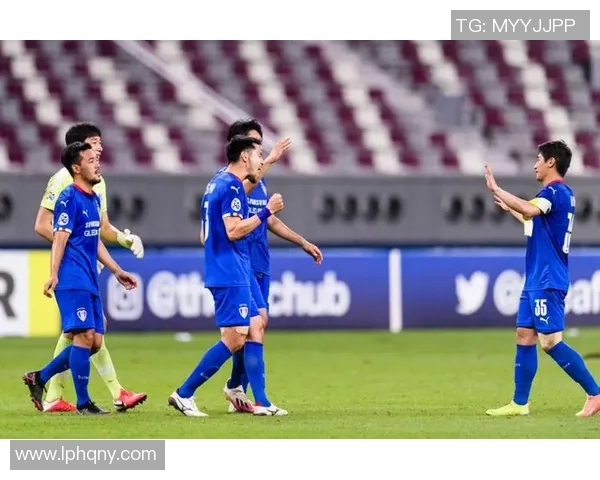 长崎航海与大分三神的激烈对决展现足球魅力与团队精神的巅峰对抗 长崎航海与大分三神的激烈对决展现足球魅力与团队精神的巅峰对抗