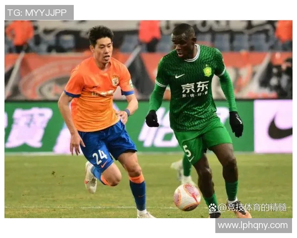 鲁能与国安比赛裁判争议引发热议球迷与专家各执己见 鲁能与国安比赛裁判争议引发热议球迷与专家各执己见