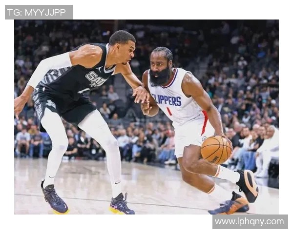 马刺与国王激战10月7日NBA季前赛精彩回顾与分析