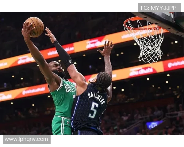 凯尔特人主场迎战骑士争夺东部季后赛关键胜利的精彩对决