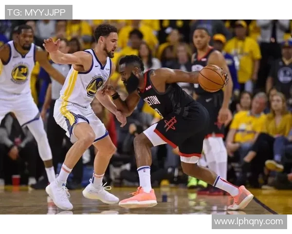 基米希的全能表现如何改变现代足球战术格局与球队战斗力提升