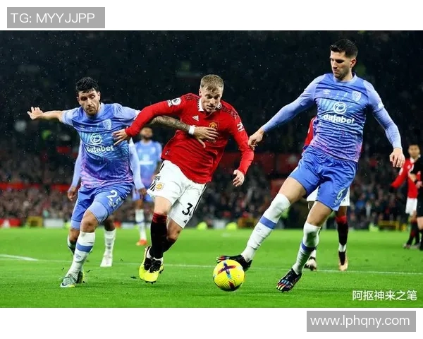 科罗急流与皇家盐湖的激烈对决展现足球魅力与战术智慧的精彩较量 科罗急流与皇家盐湖的激烈对决展现足球魅力与战术智慧的精彩较量